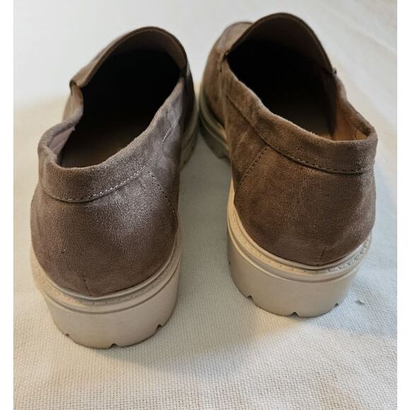 Journee Collection Women's Ericka Flat Loafers Size WD10 Tan Faux Vegan Leather - Picture 8 of 9